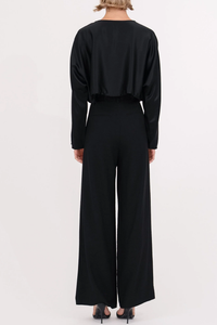 back profile model wearing Fabi Pant Black Tailored fit
High waisted
Double pleated