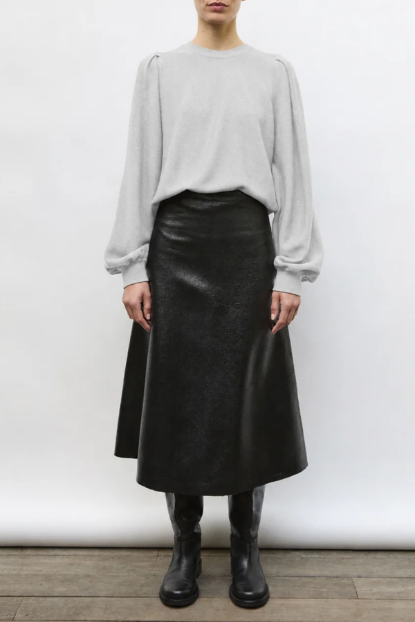 front profile model wearing Farandole Crew Top Light Grey 
Gathered sleeves
Pleated effect
Fine Italian garter-stitch knit sweater
Straight cut
Round neckline
Long gathered sleeves
100% pure extra-soft virgin wool