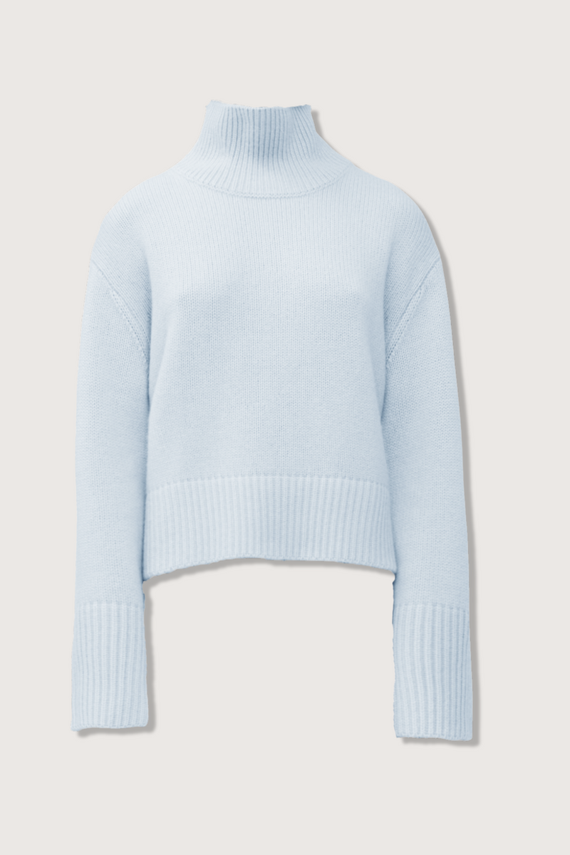 flat lay Fleur Cashmere Sweater Horizen Blue Turtleneck
Thick rib trim
Boxy, relaxed fit
