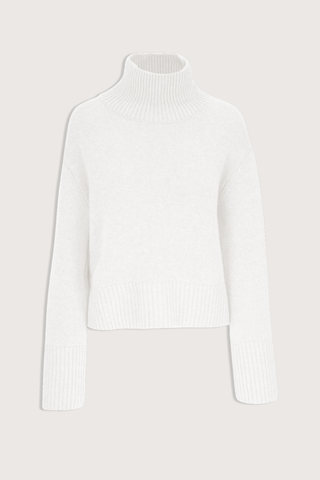flat lay Fleur Sweater Cream 100% cashmere
Relaxed fit
turtleneck sweater
elongated cuffs
dropped shoulders
thick ribbed edges