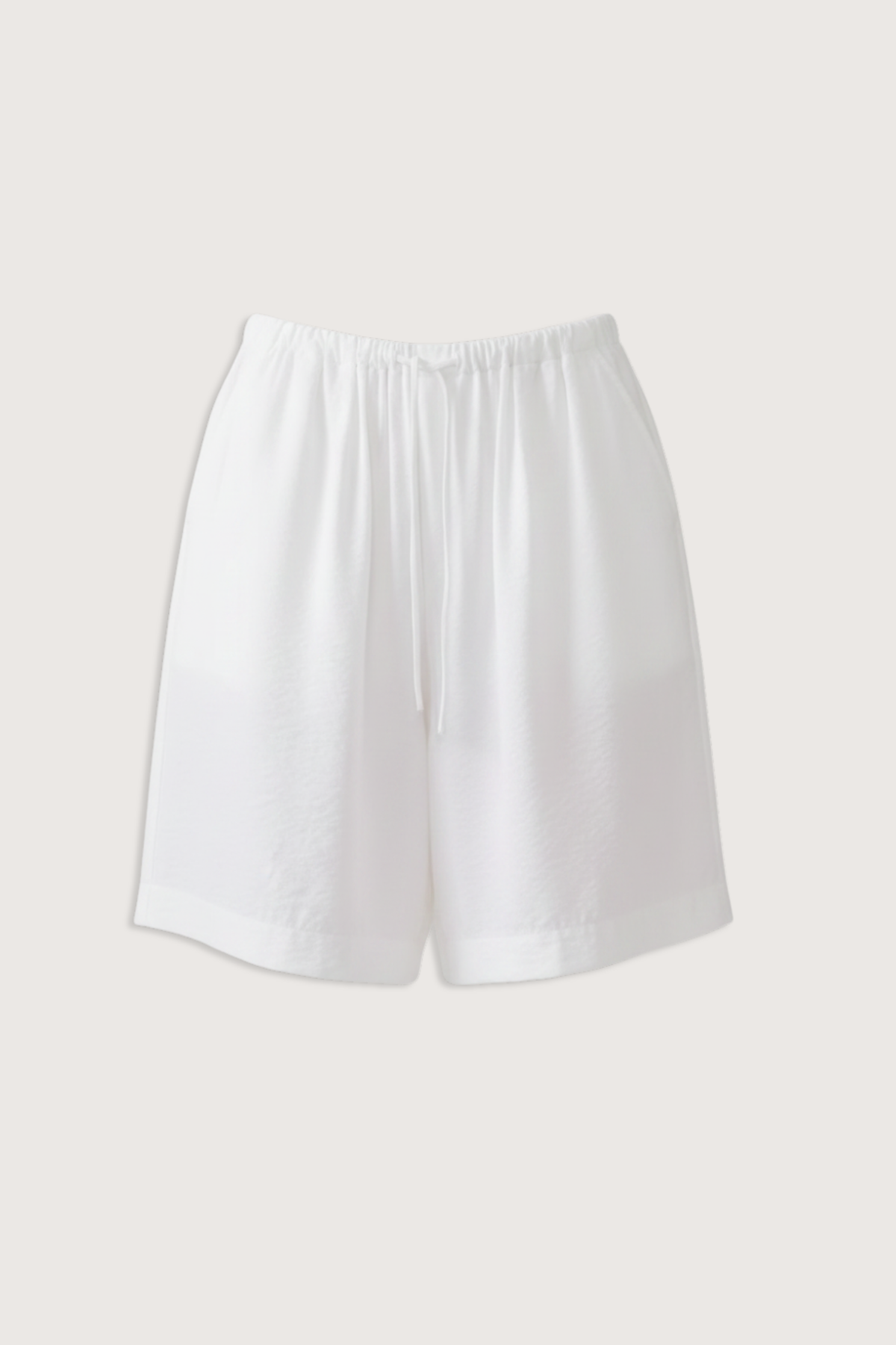 flat lay Gemma Washed Short White Longer-length short
Cinched waist
Relaxed silhouette