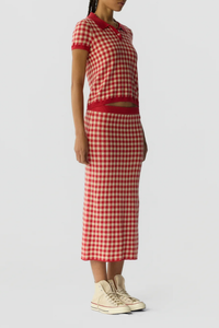 side profile model wearing Gingham Polo scarlet red LIGHT-WEIGHT GINGHAM POLO
A SLIGHTLY MORE RELAXED FIT THAN OUR SIGNATURE SHRUNKEN POLO
RIB POLO COLLAR
THREE BUTTON HALF PLACKET CLOSURE
BACK NECK GIR BRANDING