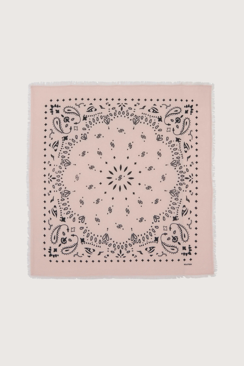 flat lay Hachiko Bandana Scarf Skin 
Composition: 100% cashmere, fringe edge,
2-threads printed jersey knitting
Dimensions: Length : 92 cm | Width : 92 cm