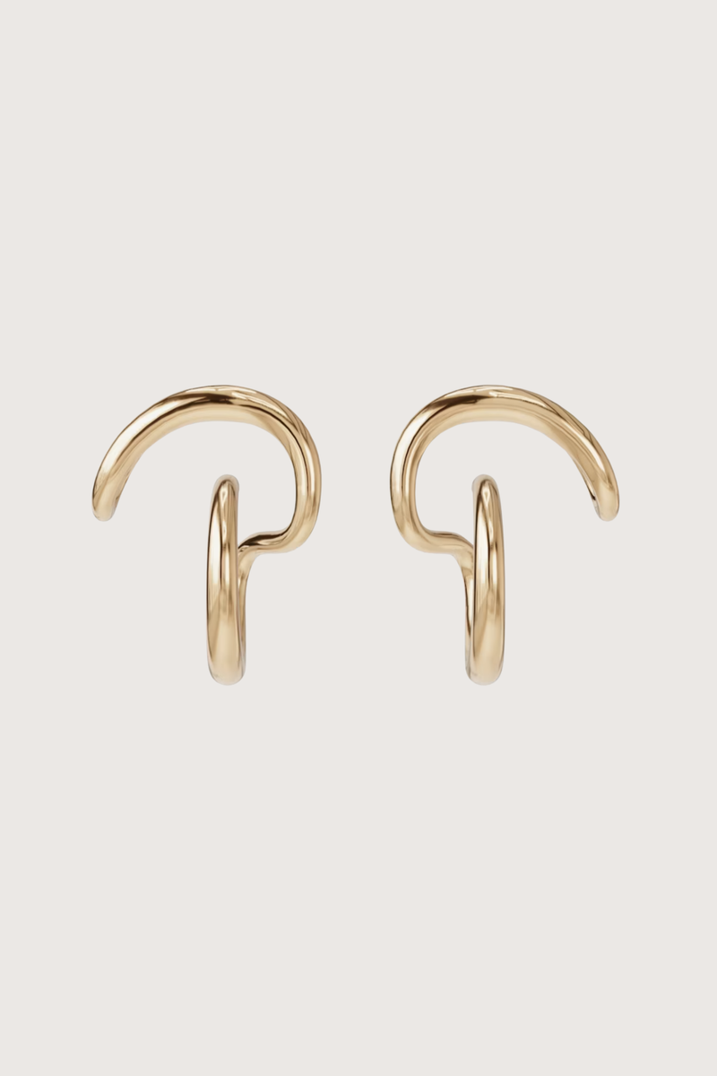 flat lay Hana Earrings vermeil Sold as a pair
Only for pierced ears
Yellow vermeil 18 karats and 925 Rhodium Plated Sterling Silver