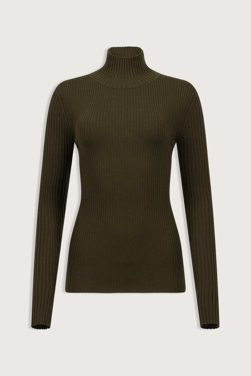 flat lay High Neck Jumper marsh green High neck
Fine merino
Close fit
Elevated neckline
Fine Merino Rib
Victoria Beckham embroidered detail at back neck
88% Merino Wool 11% Polyamide 1% Elastane