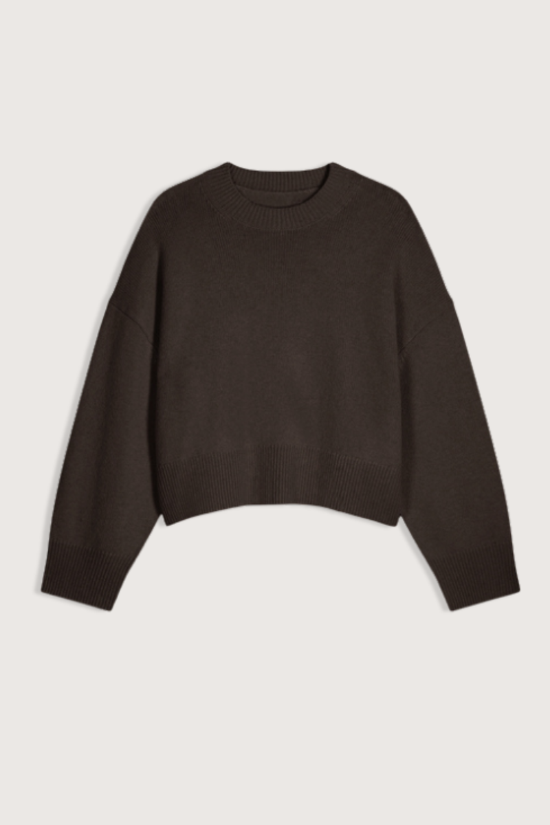 flat lay Hinde Long Sleeve Crew Neck Sweater brown Straight, supple cut
Dropped shoulders
Pared-back line
Ribbed neckline, cuffs and hem
50% merino wool, 50% yak