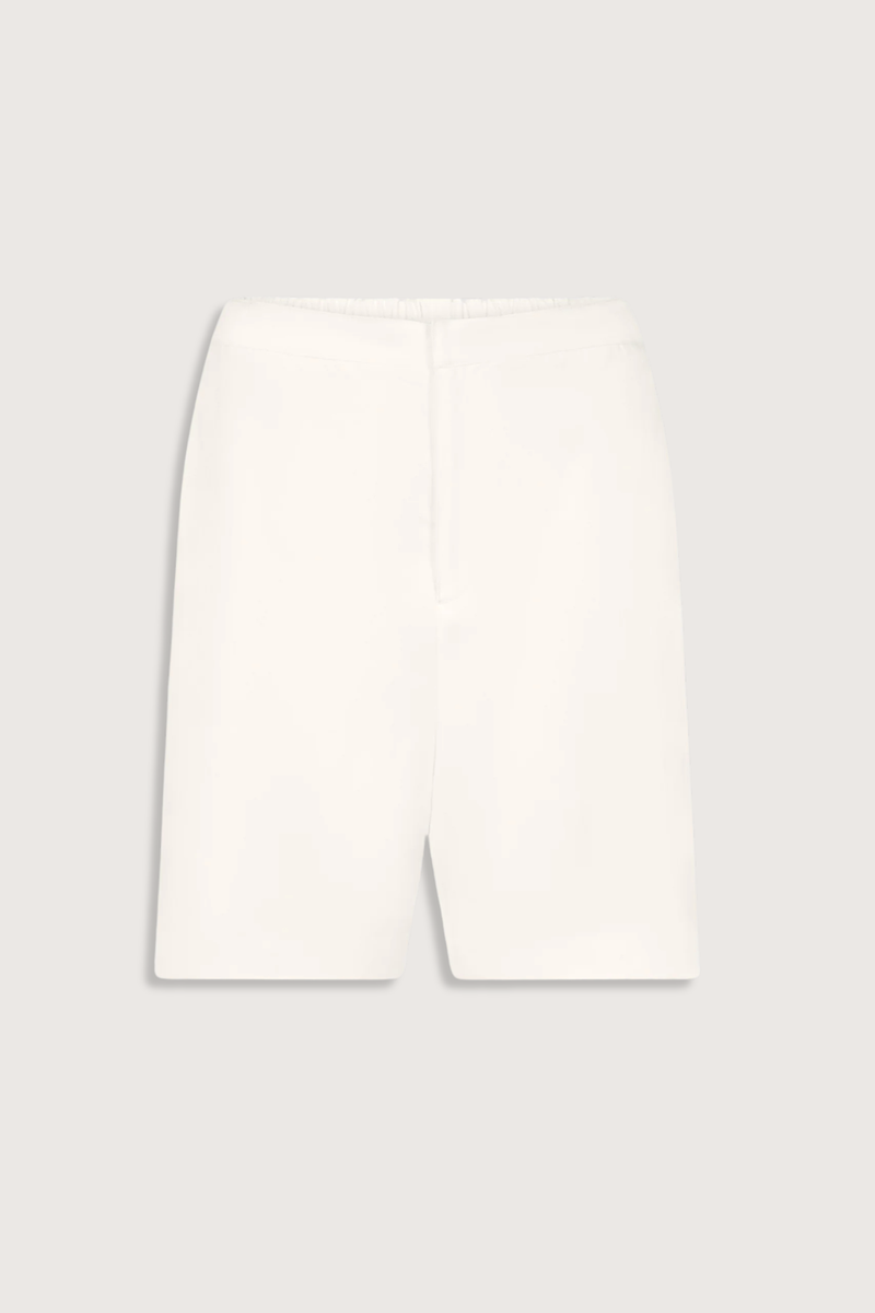 flat lay Ivan Baggy Short Ivory Baggy fit
Hook-and-zipper fastening
Elasticated waistband on the back 