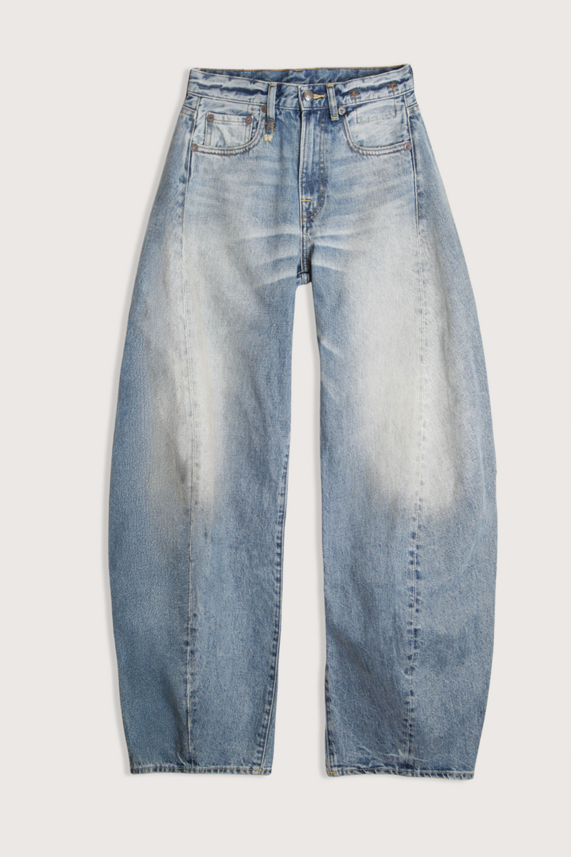 flat lay Janine Barrel Jean Wilted Blue Two darts at each back leg
Curved center seam
Japanese Denim (100% Cotton).13.5 oz
Medium wash
Mild wear pattern