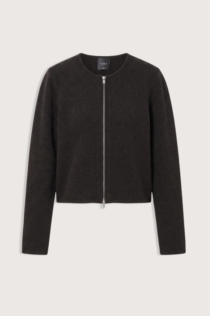 flat lay Jesse Felted Lambswool Zip Cardigan chocolate brown Felted Lambswool
Crew neckline
Fitted long sleeves
Two-way zip closure
100% Wool