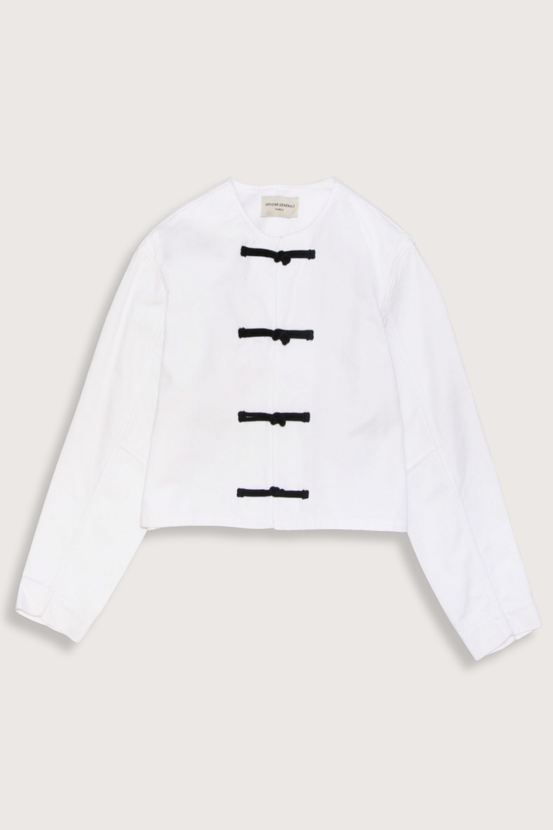 flat lay Joelle Jacket White Denim white Joelle Jacket White Denim Short buttoned straight fit jacket
100% Oragnic Cotton
Round sleeves with darts and undersleeves yokes
Contrasted closing
