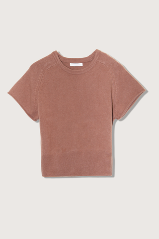 flat lay Jones Saddle Raglan Top Sand Saddle seam detailing
100% Cashmere