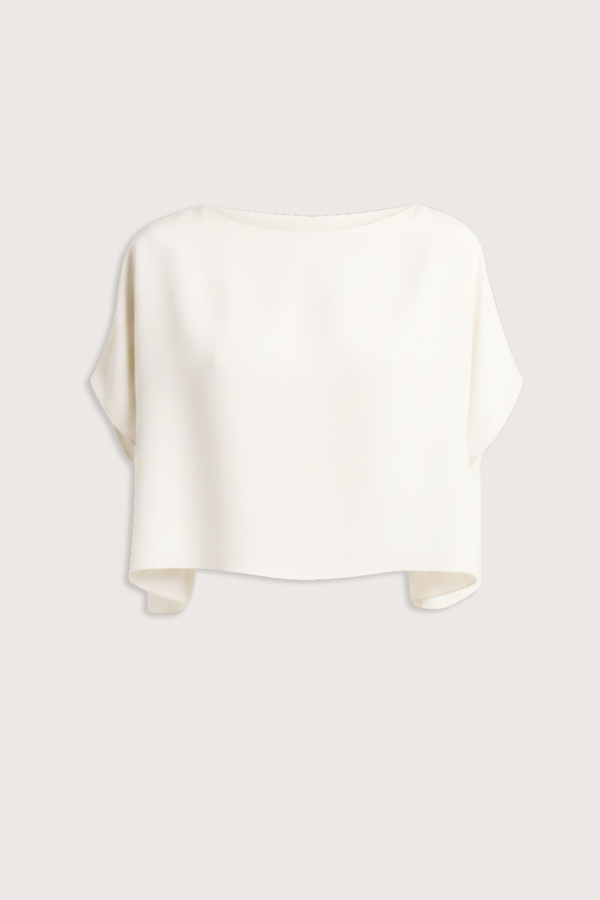 flat lay Kaia Dolman Short Sleeve top Boatneck
Dolman sleeves
Short sleeve
Boxy, slightly cropped fit
Heavy Silk