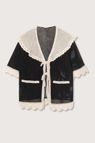 flat lay Kendall Crochet Tie Top black and white Tie front Crochet white crocket trim
100% COTTON 