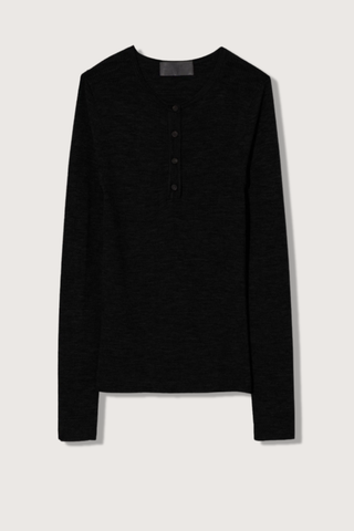 flat lay Klarise Henley Knit Black wool silk Slim fit fine gauge pullover
Long sleeve henley
Regular length
Faux horn button closure
Tubular neck trim