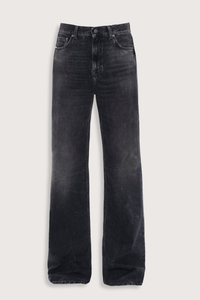 flat lay Korea Denim authentic black faded wash Mid-rise denim
Slightly flared leg
Relaxed fit
Composition: 100%Cotton

Four pockets