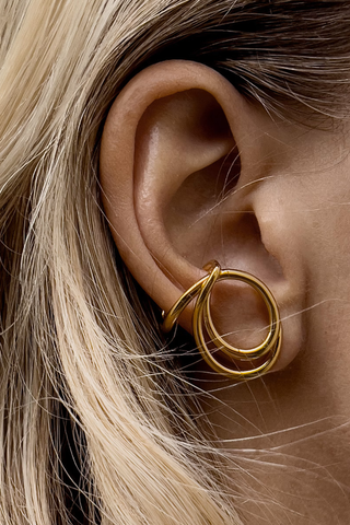 model wearing Sold as a single earring
925 Rhodium Plated Sterling Silver
Made in France
