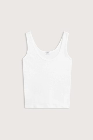 flat lay Laura Scoop Neck Tank White Scoop Neck
Classic silhouette
Lightweight
Vintage-feel
100% Cotton