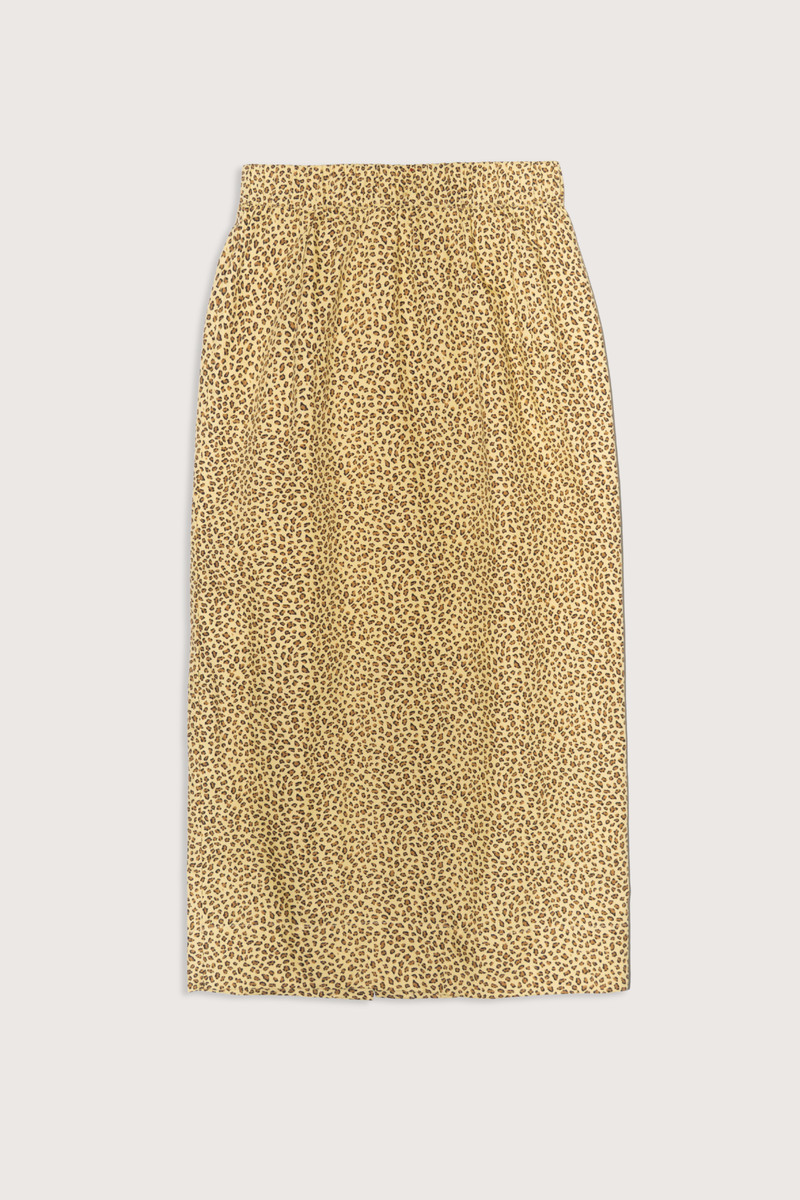flat lay Le Pencil Cheetah Skirt gold Pencil skirt
Sexy low calf length
Wide hem
Simple pull on waist
Back slit for movement
Half lining to knee
Surprise hit of color hiding behind the back slit
100% Japanese Cotton