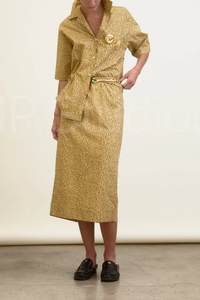 front profile model wearing Le Pencil Cheetah Skirt gold Pencil skirt
Sexy low calf length
Wide hem
Simple pull on waist
Back slit for movement
Half lining to knee
Surprise hit of color hiding behind the back slit
100% Japanese Cotton