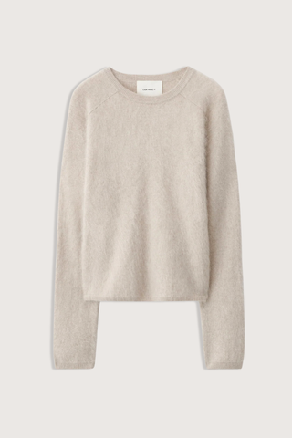 flat lay Lexia Brushed Crew Sweater sand Brushed cashmere
Relaxed fit
Cropped silhouette
Round neck
Accentuated seams at the front
Full-length raglan sleeves
Ribbed trims
100% Cashmere