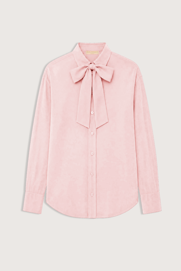 flat lay Lise Long Sleeve Silk Blouse With Tie powder pink Crepe de chine blouse
Classic button front silhouette
Draped bow detail
100% silk
Classic collar
Front button
Long sleeve
Relaxed fit
Bow at the neckline
Double-layer back yoke