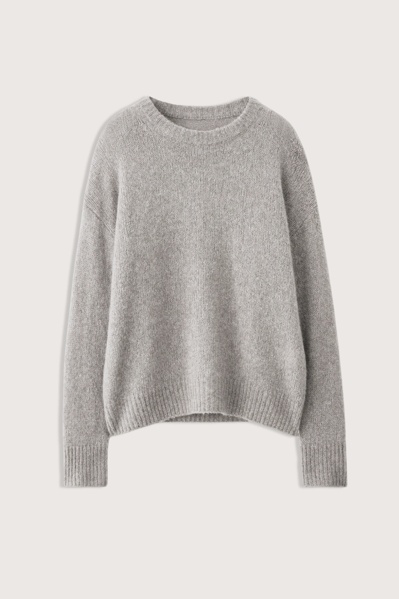 flat lay Lova Cashmere/Silk Sweater Cloudy light grey Featherlight silk cashmere composition
Relaxed silhouette
Ribbed round neck
Dropped shoulders
Full-length sleeves
77% Cashmere, 23% Silk