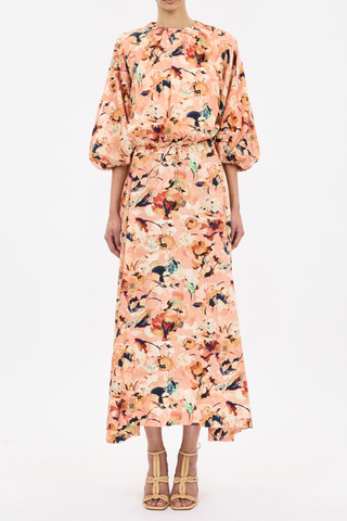 front profile model wearing Lucie Bubble Sleeve Top camelia  Floral printed
Quarter sleeve
Drawstring hem
Puff sleeves
Crewneck
100% COTTON