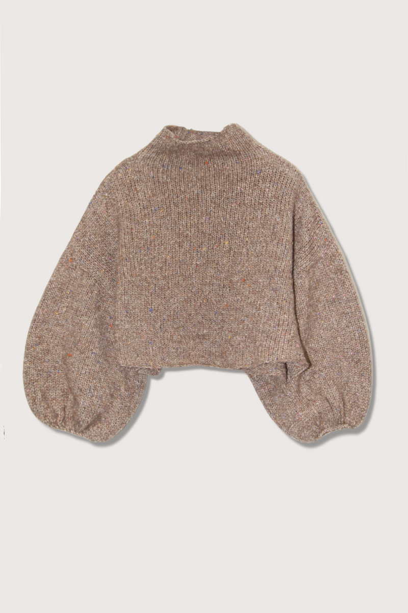 flat lay Lurex Mock Neck Sweater Almonde Lurex blend
Mock Neck
Puff sleeves
Cropped, boxy fit