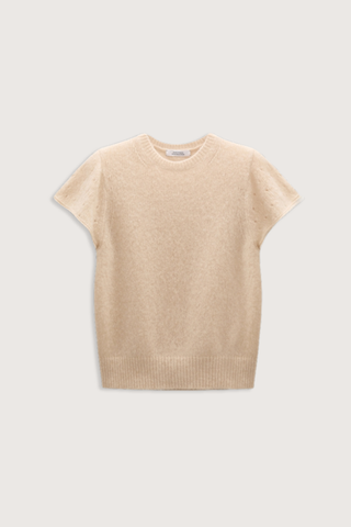 flat lay Luxury Love Pullover Trench beige Open pointelle patterning on the sleeves
100 % Cashmere
Round neck
Wide draped short sleeves
Rolled cuffs
Ribbed knit trim around the neckline and hem
