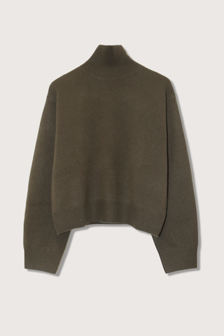 flat lay Maddox High Pullover Cashmere khaki green relaxed fit stand up turtleneck