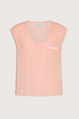 flat lay Matte Stretch Silk Top Alba Silk
Short sleeve
Single top button exposed
Scoop crew neck
Chest pocket