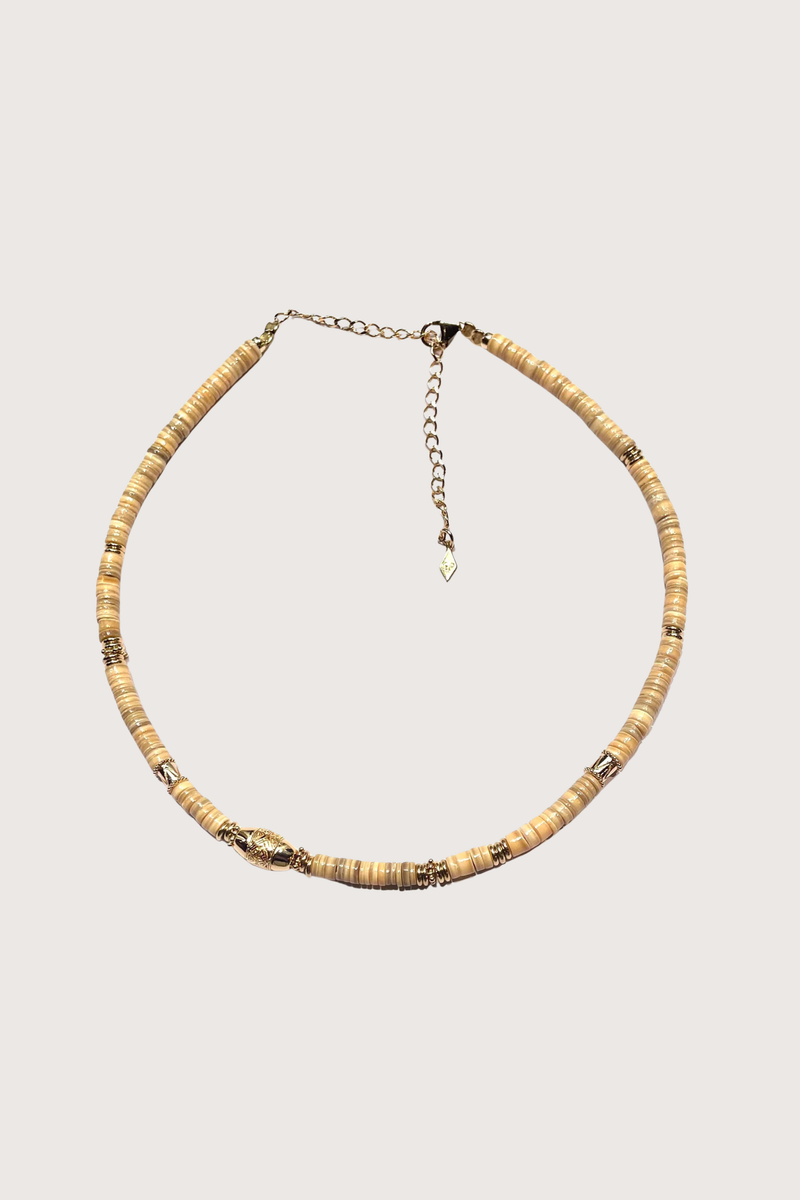 flat lay Milla Necklace ivory Natural stones necklace
18K gold plated beads
Each piece is one of a kind
Length: 15,5-16,5"