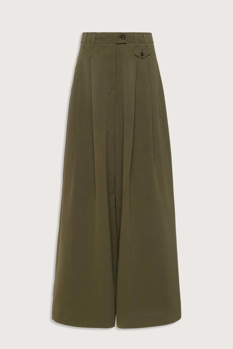 flat lay Motherwell Trouser pinon green 
 pleated
Front coin-flap pocket
Italian cotton twill
Mid-rise, wide leg
Side and back pockets
Concealed front hook, button, and zipper