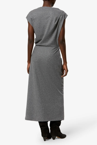 back profile model wearing Naerys Flannel Jersey Dress Grey Draped design
Flannel jersey
Long, fitted silhouette
Bateau neckline
Short sleeves
Pleating at the front and one shoulder
Side slit
Polyester 66% Wool 29% Elastane 5%