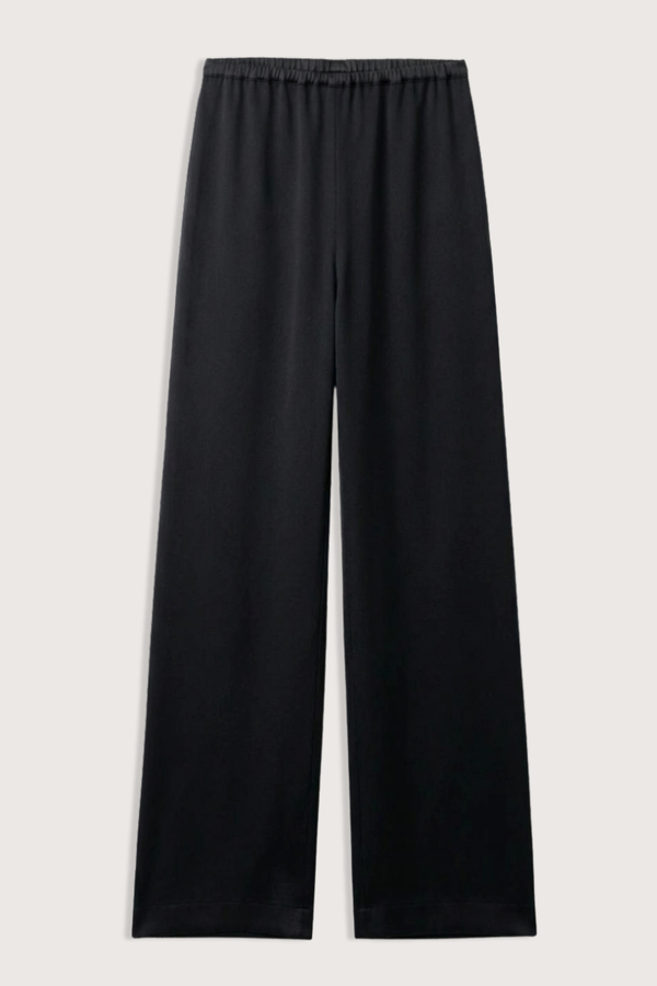flat lay Naomi Bias Cut Pull On Pant Black Bias-cut
Pull-on pant
Elastic waist
100% Silk