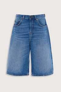 flat lay New Becky Denim Short real blue mid wash Trapeze-cut bermuda shorts
Mid-rise waist
Structured and modern silhouette

Composition – 100% cotton

Five pockets