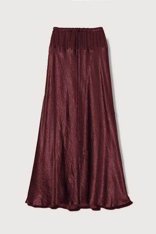 flat lay New Luster Skirt Merlot SOFT SHEEN
SUBTLE CRINKLE TEXTURE
DRAPED BIAS FIT
SEAMLESS NECKLINE