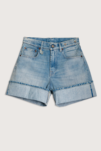 flat lay Nina Cuffed Short High rise
Relaxed denim short
Thick cuffed hem
Italian Selvedge Denim
100% Cotton
Medium indigo wash