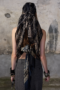 model wearing Oversized Bandana Scarf Square bandana print

100% SILK blue