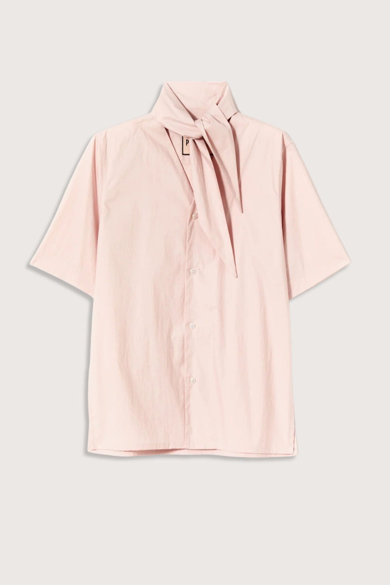 flat lay Parachute Short Sleeve With Tie baby pink cotton Short sleeve cotton shirt
V-neck collar with detachable shawl
Front buttons closure
The cut is straight