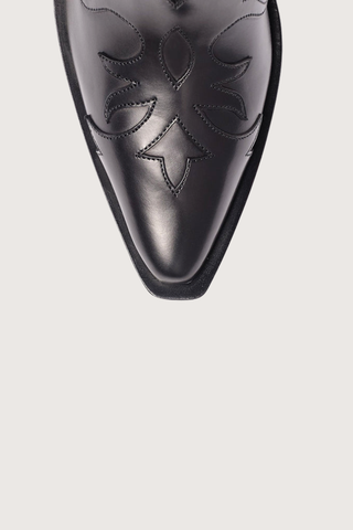 top profile toe box detail for Parma Leather Boots With Side Zipper black nero Western boots
Classic calfskin
Decorated with flame cutouts
Inside zip
Bevelled heel
Leather sole
8cm heel