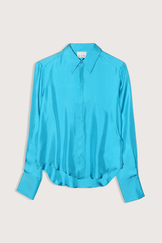 flat lay Petit Shirt ciano bright blue Pointed collar
Hidden front button closure
Long sleeve
100% Silk