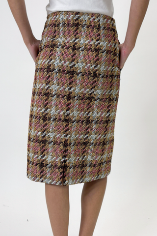back profile model wearing Plaid Pencil Skirt rose multi Pencil skirt
Side zipper
Tweed texture
Includes liner
Shell: 51% Cotton, 27% Virgin Wool, 22% Polyamide | Lining: 57% Viscose, 43% Polyester
