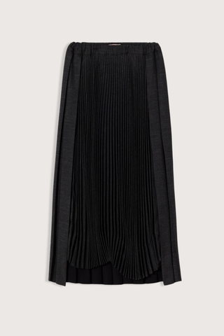 flat lay Pleated Skirt melange Pleated
Midi length
Grey melange grisaille
Front slender pleats
Large pleats on the back
Asymmetric hem
Elasticated waist
Fits true to size
100% Polyester | LINING: 100% Cotton