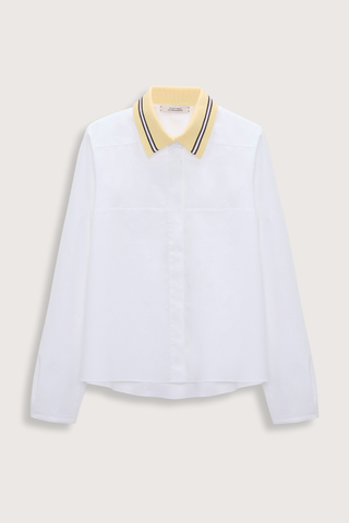 flat lay Poplin Power Blouse white with Lemon Knit white Contrast color striping
96 % Cotton, 4 % Elastane
A-line cotton poplin shirt with removable collar
Knit polo collar
Raw finish cuffs
