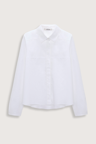 front profile without collar Poplin Power Blouse white with Lemon Knit white Contrast color striping
96 % Cotton, 4 % Elastane
A-line cotton poplin shirt with removable collar
Knit polo collar
Raw finish cuffs