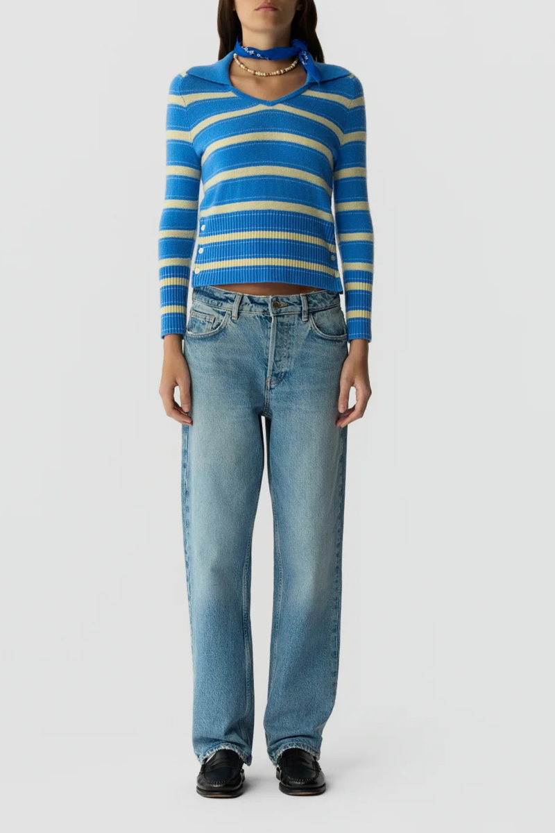 front profile model wearing Port Polo Cashmere With Side Button Sail Combo LIGHT-WEIGHT TEXTURED STRIPE POLO
V NECK WITH POLO COLLAR
COLLAR TIPPED IN CONTRAST COLOR
SHRUNKEN FIT WITH 3/4 LENGTH SLEEVES
HIGH RIB HEM WITH THREE BUTTON SIDE VENT
BACK NECK GIR BRANDING