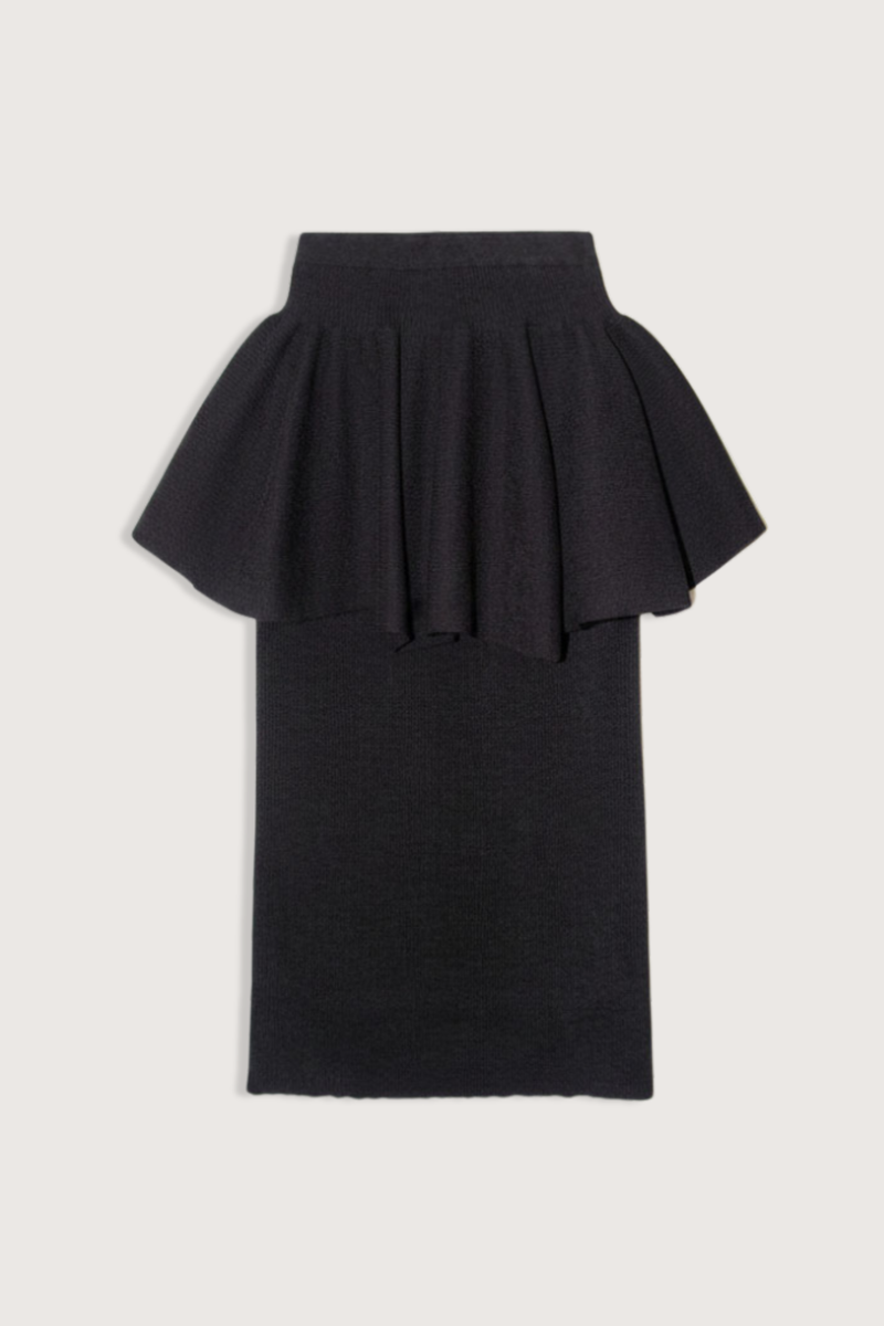 flat lay Pottery Velvet Layered Skirt black Voluminous, three-dimensional flare
Form-fitting
Elastic waistband
Midi length
Seamless
