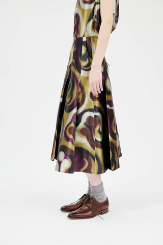 side profile model wearing Printed Heavy Satin Skirt merlot