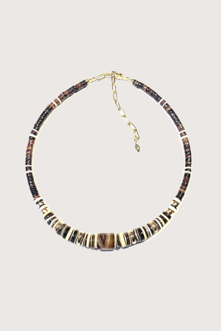 flat lay Puka 9 Necklace ivory brown Puka necklace
Shell
Vintage agate
Gold plated 18K